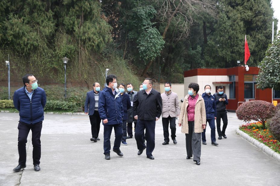 軍地攜手、共克時(shí)艱 ——綿陽(yáng)市長(cháng)元方到公司了解防疫及復工情況